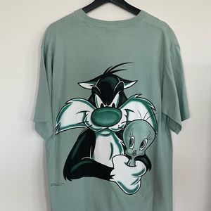 vintage sylvester and tweety shirt Men’s Extra Large